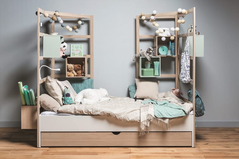 STIGE Kommode Tre / Natur - VOX - Møbler - Senger - Sengetilbehør - Oppbevaring til senger