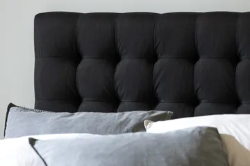 Ella Sengegavl Rutete 140cm - Svart - Møbler - Senger - Sengetilbehør - Sengegavl