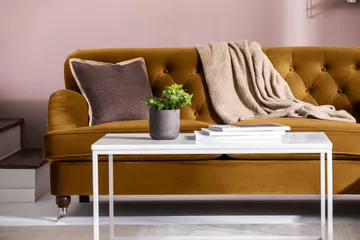 Howard Riviera 3-seters Fløyelssofa - Mørk gul - Møbler - Sofaer - 3 seter sofa