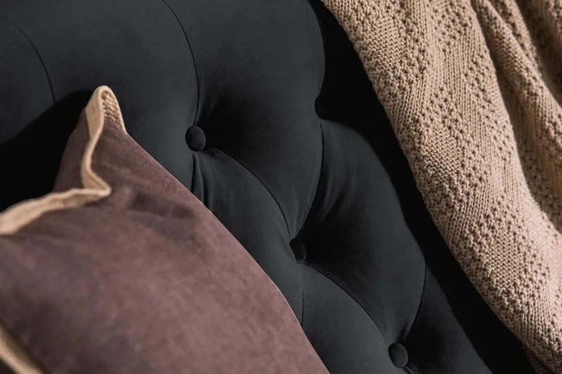 Howard Riviera 3-seters Fløyelssofa - Svart - Møbler - Sofaer - 3 seter sofa