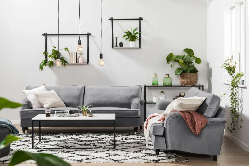 Howard-sofa uten divan og sjeselong Bloomington Howard Classic fløyelssofa 3,5-seter Vera 2, Grå velur - Møbler - Sofaer - 3 seter sofa