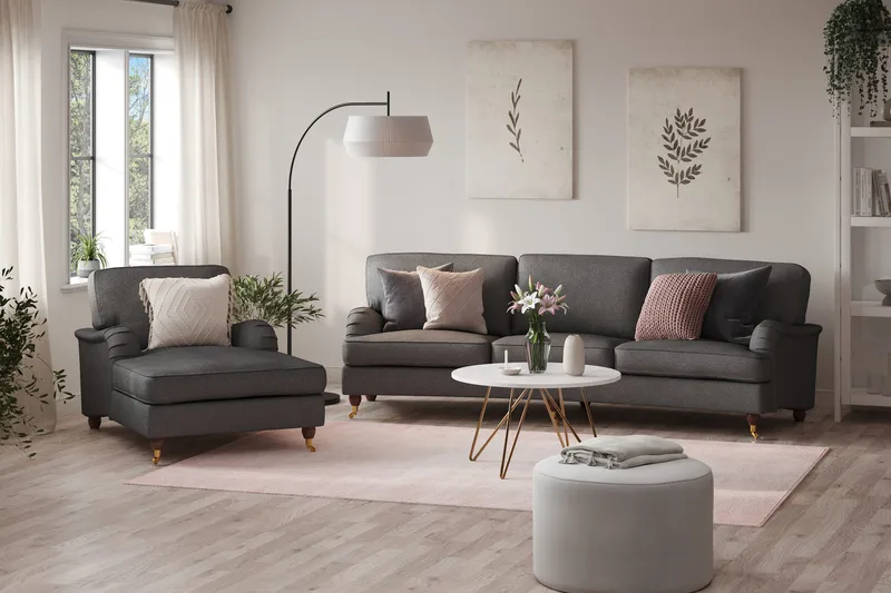 Howard Lyx 4-seters Svunget Stoffsofa - Mørk grå - Møbler - Sofaer - 4 seter sofa