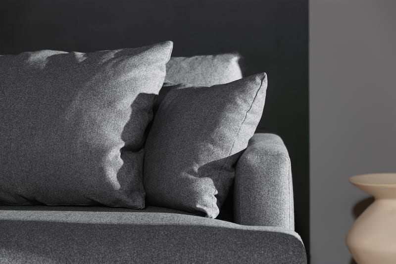Menard 3-seters Dyp Stoffsofa - Mørk grå - Møbler - Sofaer - 3 seter sofa