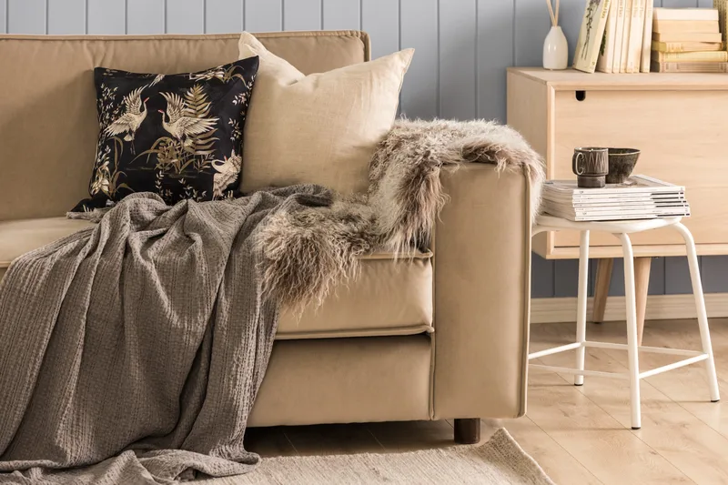 Cloudia Fløyelssofa 4-seters - Beige - Møbler - Sofaer - Fløyelssofaer