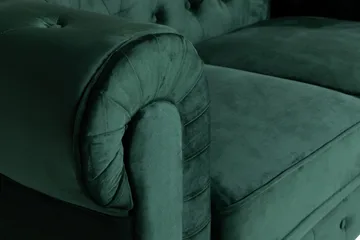 Chesterfield Lyx 2-seter Liten fløyelssofa – Dyp sofa 160 cm bred - Mørkegrønn - Møbler - Sofaer - Howard-sofaer