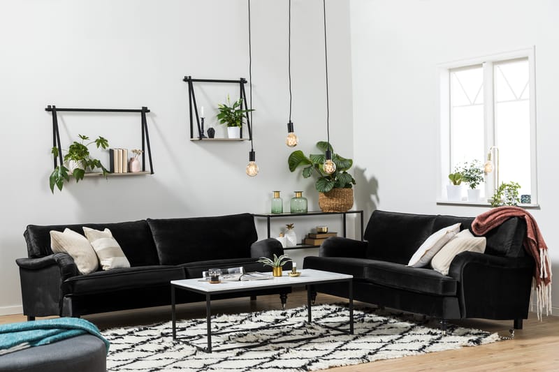 Howard Classic 2-seters Svunget Fløyelssofa - Svart - Møbler - Sofaer - Howard-sofaer