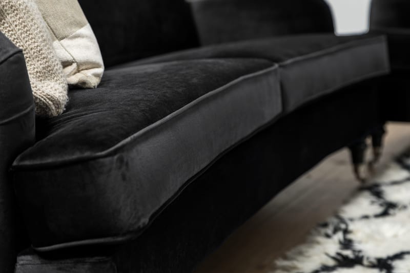 Howard Classic 2-seters Svunget Fløyelssofa - Svart - Møbler - Sofaer - Howard-sofaer