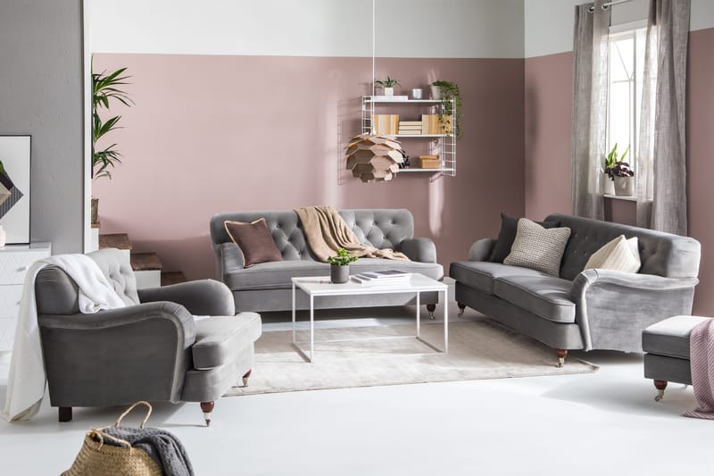 Howard Riviera 2-seters Fløyelssofa - Lys grå - Møbler - Sofaer - Howard-sofaer