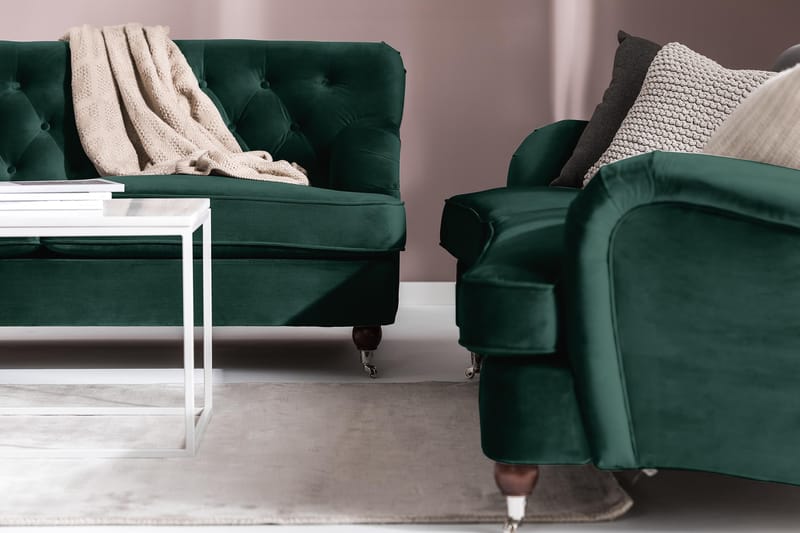 Howard Riviera 3-seters Svingt Fløyelssofa - Grønn - Møbler - Sofaer - Howard-sofaer