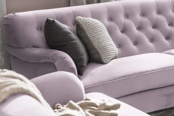 Howard Riviera 3-seters Svingt Fløyelssofa - Lilla - Møbler - Sofaer - Howard-sofaer