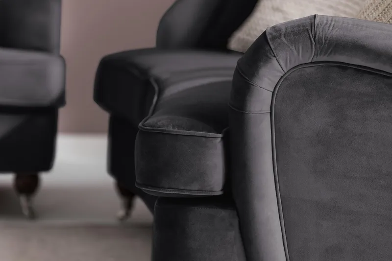 Howard Riviera 3-seters Svingt Fløyelssofa - Mørk grå - Møbler - Sofaer - Howard-sofaer