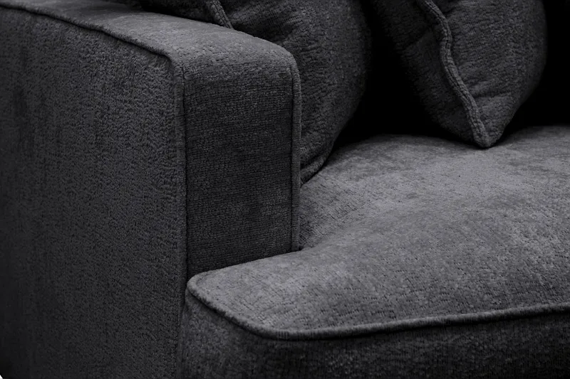 Rossita Lyx 4-seters Ekstra Dyp Sofa i Chenille - Trenza 01, Svart Chenille - Møbler - Sofaer - 4 seter sofa