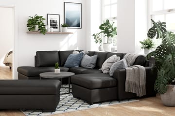 Porto 4-seters Venstrevendt U-formet Sofa med Divan og Sjeselong + Fotskammel i Kunstlær - Svart - Møbler - Sofaer - Skinnsofaer