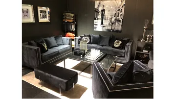 Sofa Henrika 2-seter Onyx Stoff med 4 Puter - onyks svart - Møbler - Sofaer - 2 seter sofa