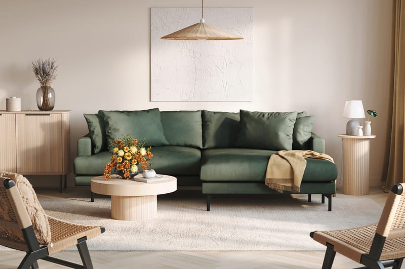 Menard 4-seters Høyrevendt L-formet Divansofa i Manchester - Grønn - Møbler - Sofaer - Sofaer med sjeselong - 4 seters sofa med divan