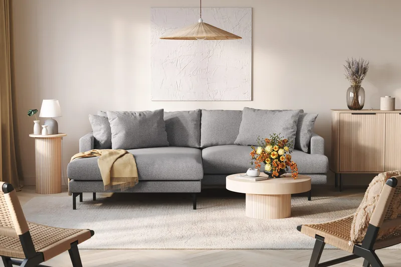 Menard 4-seters Venstrevendt L-formet Divansofa i Stoff - Grå - Møbler - Sofaer - Sofaer med sjeselong - 4 seters sofa med divan