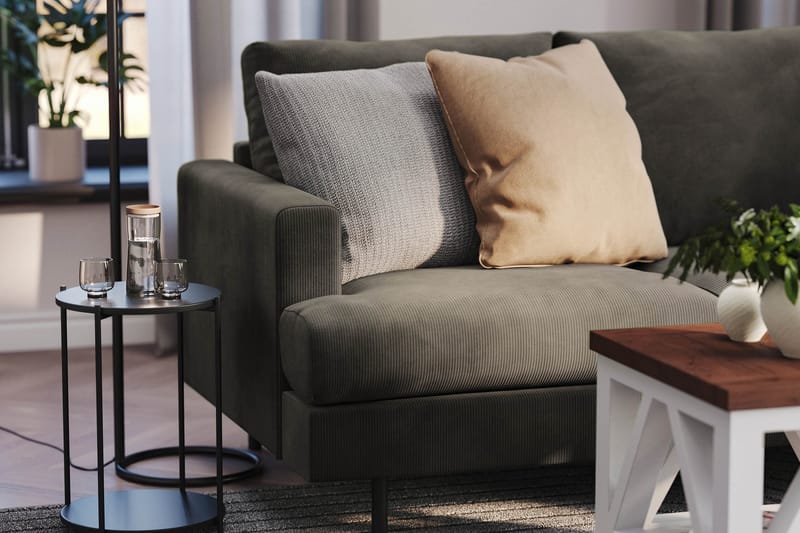 Menard Compact 4-seters Høyrevendt L-formet Sjeselongsofa i Manchester - Mørk grå - Møbler - Sofaer - Sofaer med sjeselong - 4 seters sofa med divan