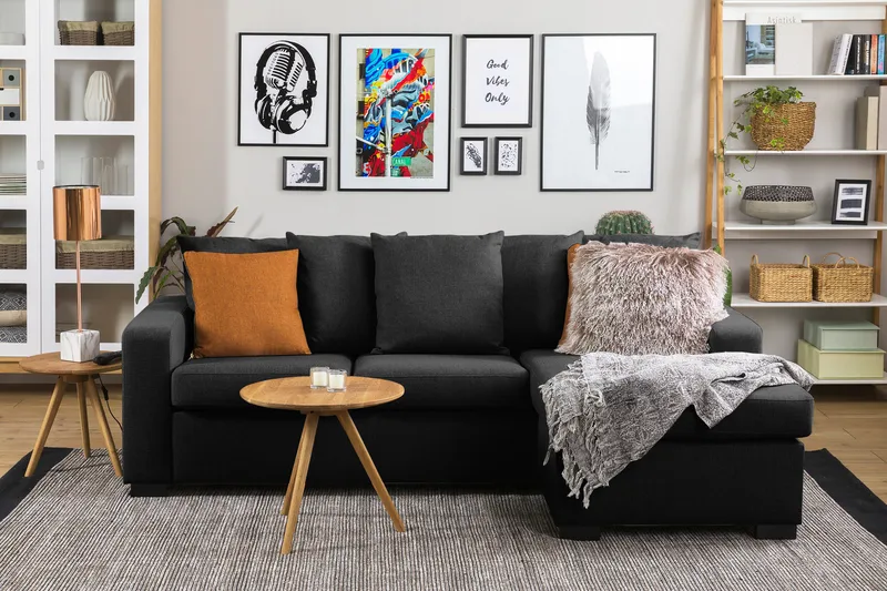 Crazy 3-seters Vendbar L-formet Divansofa i Stoff inkl. Pynteputer - Mørk grå - Møbler - Sofaer - Sofaer med sjeselong - 3 seters sofa med divan