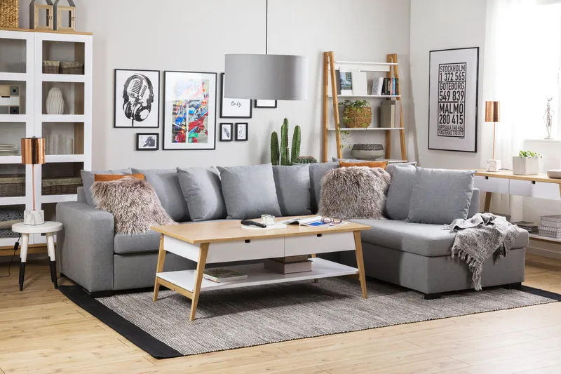 Crazy 4-seters Høyrevendt L-formet Sjeselongsofa i Stoff inkl. Pynteputer - Grå - Møbler - Sofaer - Sofaer med sjeselong - 4 seters sofa med divan