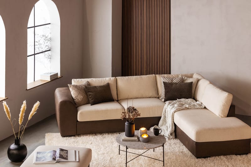Cuba 4-seters Høyrevendt L-formet Sjeselongsofa i Kunstlær/Stoff - Brun / Beige - Møbler - Sofaer - Sofaer med sjeselong - 4 seters sofa med divan