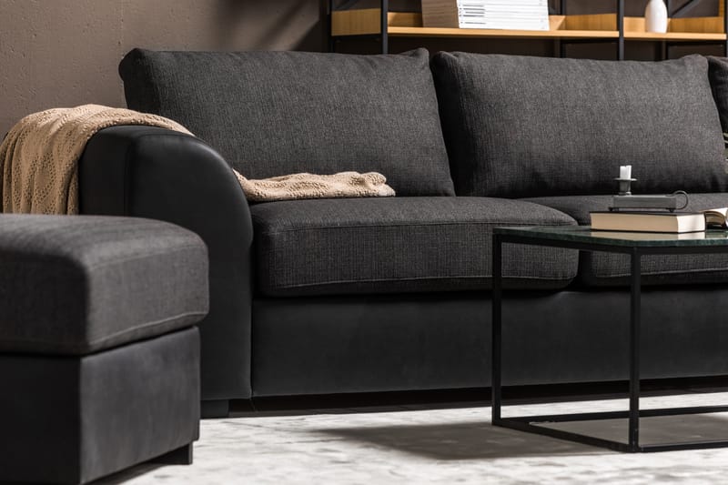 Cuba 4-seters Høyrevendt L-formet Sjeselongsofa i Kunstlær/Stoff - Svart / Grå - Møbler - Sofaer - Sofaer med sjeselong - 4 seters sofa med divan