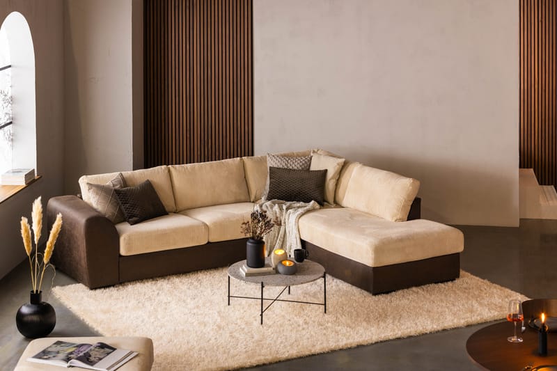 Cuba 4-seters Høyrevendt L-formet Sjeselongsofa i Manchester/Kunstlær - Brun / Beige - Møbler - Sofaer - Sofaer med sjeselong - 4 seters sofa med divan