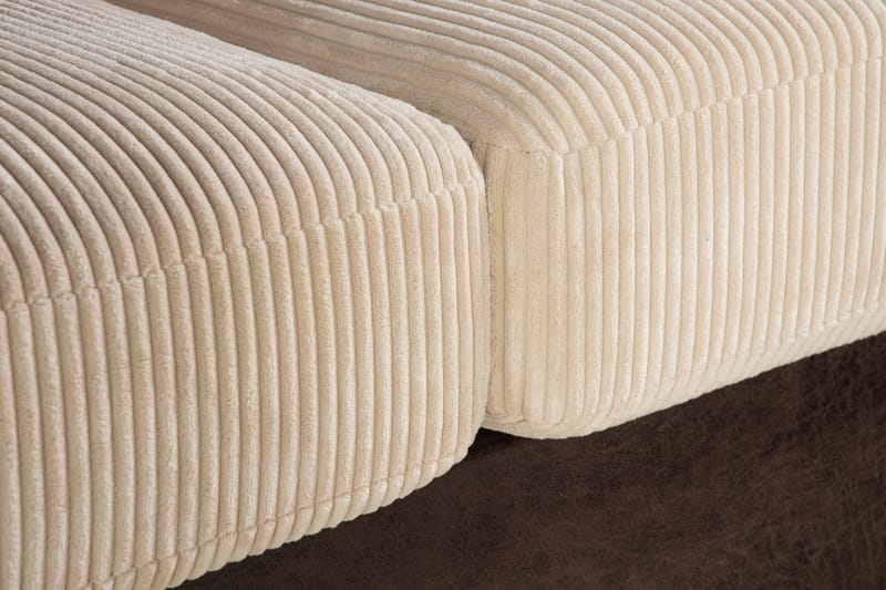 Cuba 4-seters Høyrevendt L-formet Sjeselongsofa i Manchester/Kunstlær inkl. Pynteputer - Brun / Beige - Møbler - Sofaer - Sofaer med sjeselong - 4 seters sofa med divan