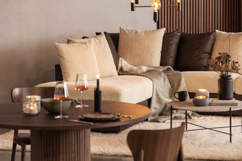 Cuba 4-seters Venstrevendt L-formet Sjeselongsofa i Manchester/Kunstlær inkl. Pynteputer - Brun / Beige - Møbler - Sofaer - Sofaer med sjeselong - 4 seters sofa med divan