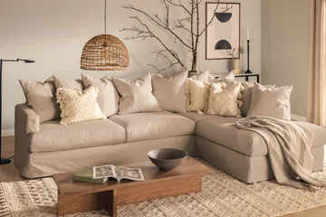 Menard 4-seters Høyrevendt Dyp L-formet Sjeselongsofa i Stoff - Beige - Møbler - Sofaer - Sofaer med sjeselong - 4 seters sofa med divan