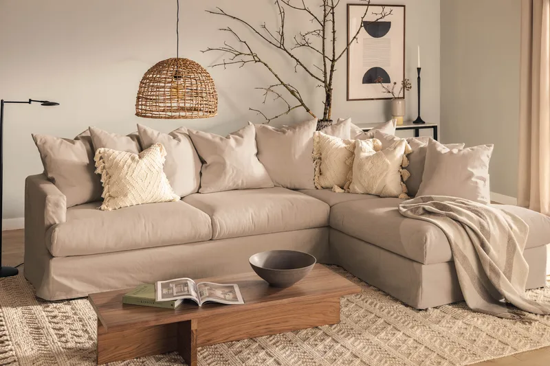 Menard 4-seters Høyrevendt Dyp L-formet Sjeselongsofa i Stoff - Beige - Møbler - Sofaer - Sofaer med sjeselong - 4 seters sofa med divan
