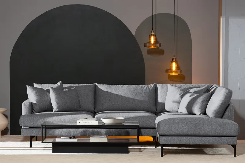 Menard 4-seters Høyrevendt Dyp L-formet Sjeselongsofa i Stoff - Grå - Møbler - Sofaer - Sofaer med sjeselong - 4 seters sofa med divan