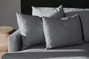 Menard 4-seters Høyrevendt Dyp L-formet Sjeselongsofa i Stoff - Grå - Møbler - Sofaer - Sofaer med sjeselong - 4 seters sofa med divan