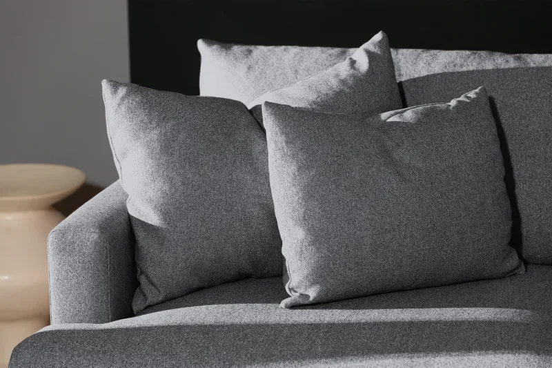 Menard 4-seters Høyrevendt Dyp L-formet Sjeselongsofa i Stoff - Grå - Møbler - Sofaer - Sofaer med sjeselong - 4 seters sofa med divan