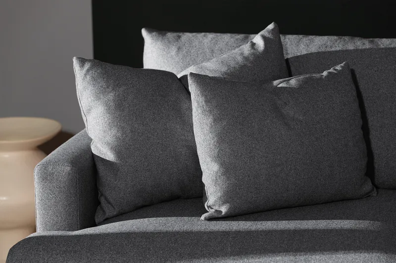 Menard 4-seters Høyrevendt Dyp L-formet Sjeselongsofa i Stoff - Mørk grå - Møbler - Sofaer - Sofaer med sjeselong - 4 seters sofa med divan