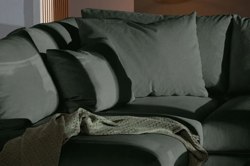 Menard 4-seters Venstrevendt Dyp L-formet Sjeselongsofa i Manchester - Grønn - Møbler - Sofaer - Sofaer med sjeselong - 4 seters sofa med divan