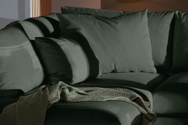Menard 4-seters Venstrevendt L-formet Sjeselongsofa i Manchester - Grønn - Møbler - Sofaer - Sofaer med sjeselong - 4 seters sofa med divan