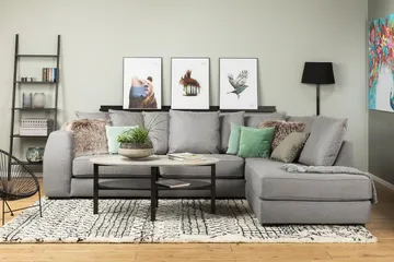 Optus 4-seters Høyrevendt L-formet Sjeselongsofa i Stoff inkl. Pynteputer - Lys grå - Møbler - Sofaer - Sofaer med sjeselong - 3 seters sofa med divan