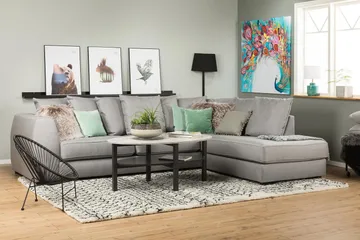 Optus 4-seters Høyrevendt L-formet Sjeselongsofa i Stoff inkl. Pynteputer - Lys grå - Møbler - Sofaer - Sofaer med sjeselong - 3 seters sofa med divan
