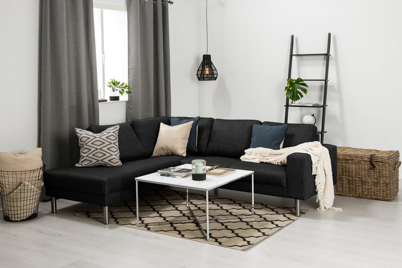 Sofa Erstavik 4-seter med Sjeselong Venstre - Svart - 4 seters sofa med divan - Sofaer med sjeselong