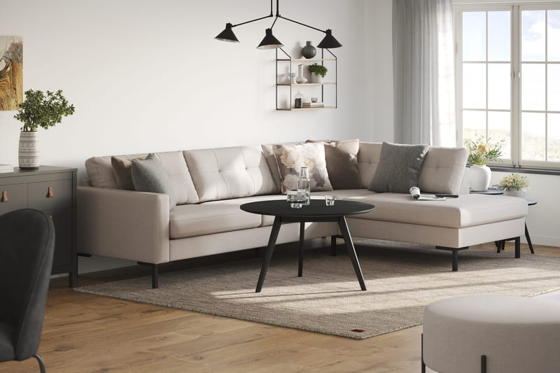Vanlig sofa med sjeselong uten divan Scandinavian Choice Frillestad 4-seters sofa med sjeselong Beige Høyrevendt - Møbler - Sofaer - Sofaer med sjeselong - 4 seters sofa med divan