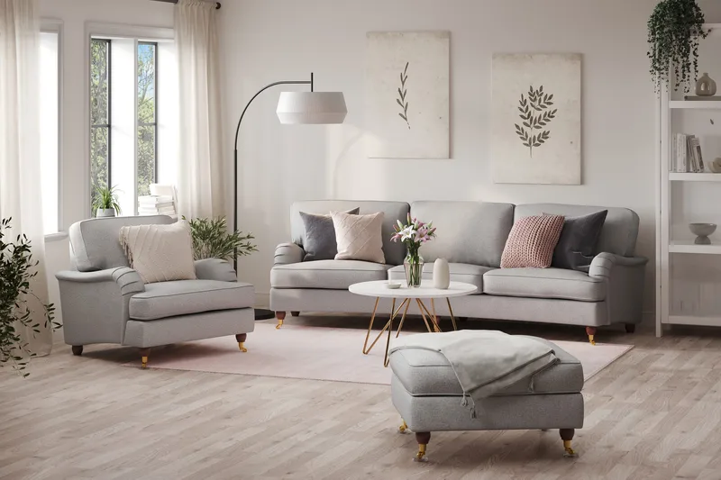 Howard Lyx Sofagruppe 4-seters Svingt Sofa + Lenestol + Fotskammel i Stoff - Lys grå - Møbler - Sofaer - Sofagrupper - Howard sofagruppe