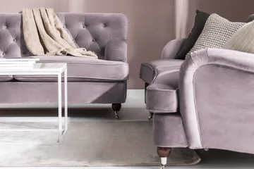 Howard Riviera Sofagruppe Svingt 3-seters + 2-seters Sofa + Lenestol + Fotskammel i Fløyel - Lilla - Møbler - Sofaer - Sofagrupper - Howard sofagruppe