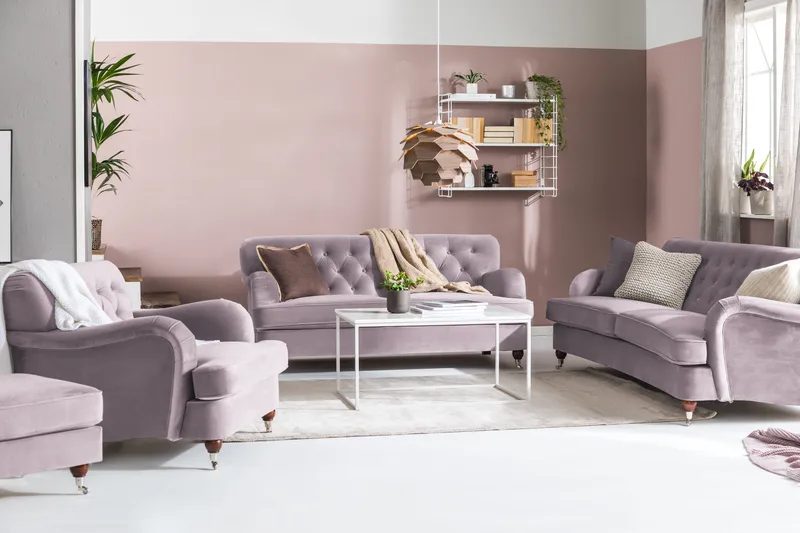 Howard Riviera Sofagruppe Svingt 3-seters + 2-seters Sofa + Lenestol + Fotskammel i Fløyel - Lilla - Møbler - Sofaer - Sofagrupper - Howard sofagruppe