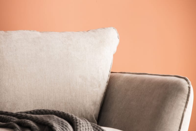 Trend Lyx 3-seters Sofa med Vinklede Armlener i Stoff - Beige - Møbler - Sofaer - 3 seter sofa