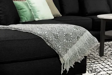 Optus 6-seters Venstrevendt U-formet Large Sofa med Divan og Sjeselong i Stoff inkl. Pynteputer - Svart - Møbler - Sofaer - U-sofa