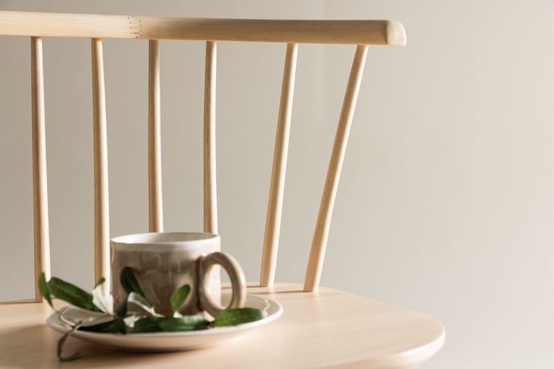 Sittebenk med ryggstøtte Venture Home Bobby sittebenk 120 cm Whitewash Hvitvasket - Møbler - Stoler - Benk - Benk med ryggstøtte