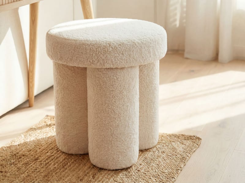 Ölvik rund sittepuff 40 cm i teddystoff - lys krem - Møbler - Stoler - Krakk - Puff
