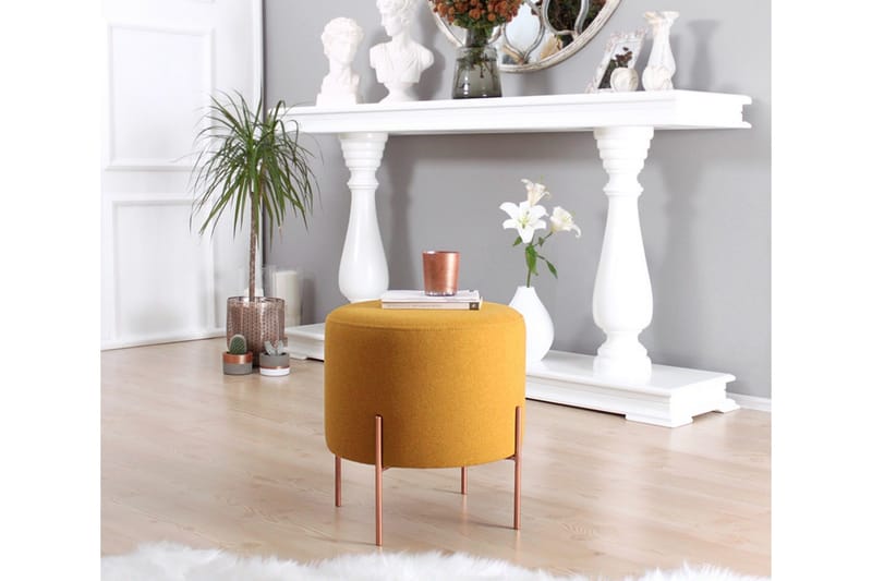 Yellowknife Sittepuff 40 cm - Sennepsgul - Møbler - Stoler - Krakk - Puff