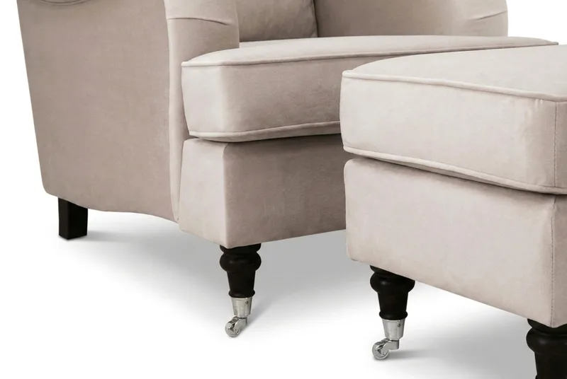 Howard Classic sofagruppe lenestol og fotskammel i fløyel - Beige - Møbler - Stoler - Lenestoler - Howard lenestol