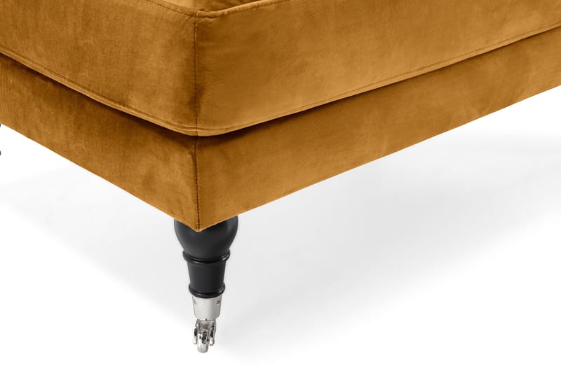 Andrew Lenestol med Fotskammel Fløyel - Amber/Krom - Møbler - Stoler - Lenestoler - Fløyelslenestol